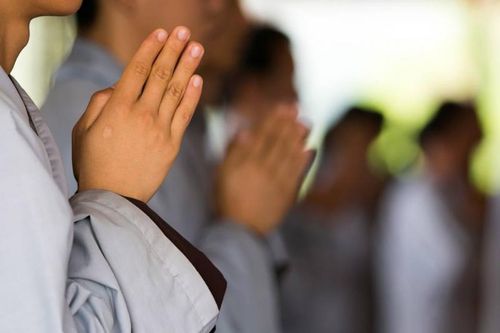 Trong Phật giáo có những người cuồng tín không?