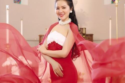 Phạm Thùy Dung nỗ lực chạm tới ngôi vị hàng đầu với Opera