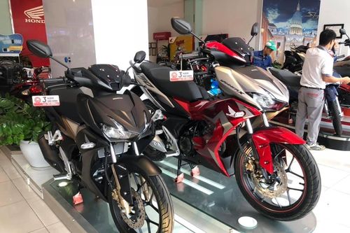 Loạn giá xe máy trước Tết
