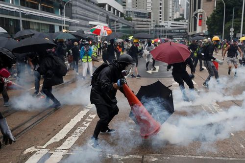 Khách sạn gặp khó, gia tộc giàu nhất Hong Kong xin chính quyền giúp đỡ