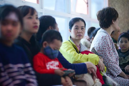 Không khí Hà Nội ô nhiễm, trẻ nhỏ nhập viện tăng cao