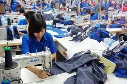 BẢO VỆ QUYỀN LỢI CHÍNH ĐÁNG CỦA NGƯỜI LAO ĐỘNG