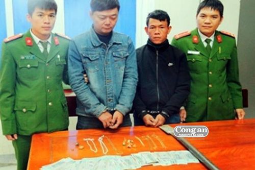 Đôi bạn tù lại tính kế... ăn cơm tù