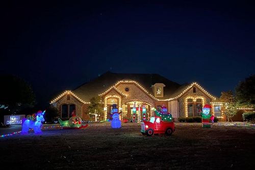 Hồng Ngọc khoe biệt thự trang trí lộng lẫy như cung điện đón Noel