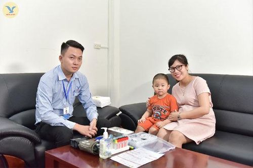 Sốt 'rình rập' trẻ mùa đông, mẹ cảnh giác vì có thể trắng đêm trông con