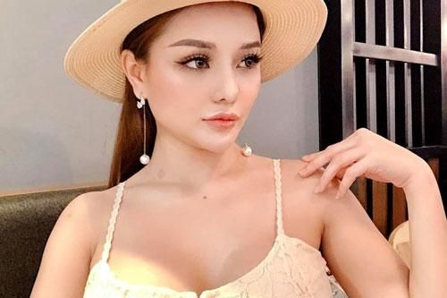 Mon 2k gay gắt đáp trả tin đồn lộ clip nóng như bạn thân Ngân 98