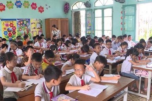 'Dạy chữ' đi đôi với 'dạy người'