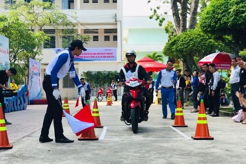 Hội thi Tìm hiểu Luật Giao thông đường bộ và Kỹ thuật lái xe mô tô an toàn khu vực Tây Nam Bộ năm 2019