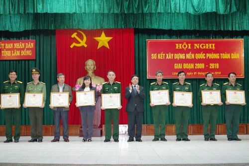 Phát huy truyền thống anh hùng, xây dựng Quân đội nhân dân Việt Nam vững mạnh