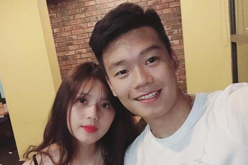 Bạn gái cầu thủ U22 Việt Nam đam mê kinh doanh, kiếm tiền từ sớm