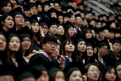 Đại học Vũ Hán đuổi 92 sinh viên vì nợ môn và học phí