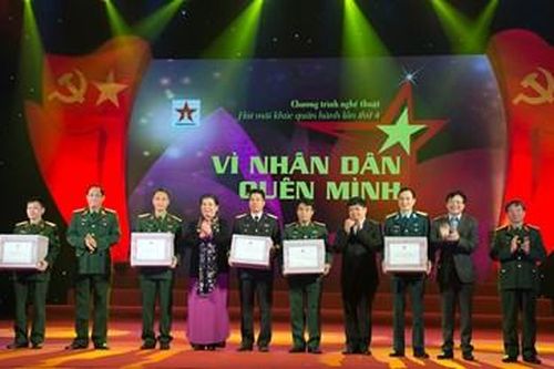 Vang mãi khúc quân hành người chiến sĩ