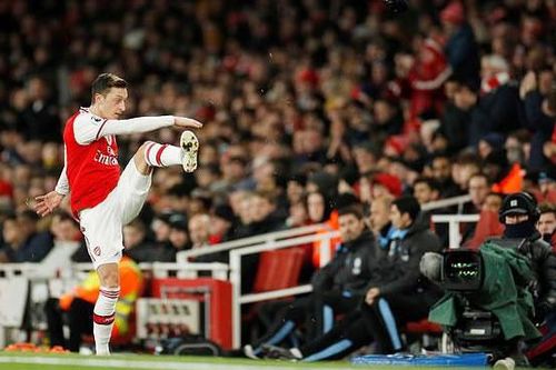 Arsenal có lý do để bán Mesut Ozil