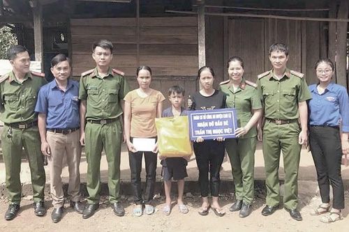 Để người dân tin yêu