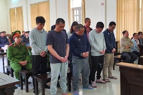 Tra tấn đàn em đến chết vì nghi 'dan díu' với bạn gái