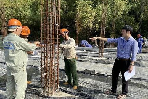 Tháo dỡ công trình sai phép tại Khu du lịch sinh thái Thung Nham, Ninh Bình