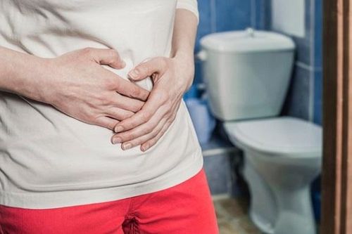 Người đàn ông rách hậu môn, trực tràng do chữa táo bón sai cách