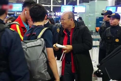 Những hành động 'đốn tim' của ông Park dành cho học trò