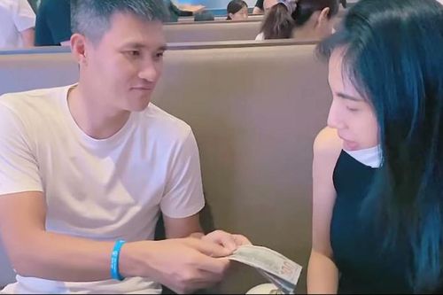 Thủy Tiên tiết lộ Công Vinh đòi lại tiền mừng sinh nhật vì đếm thừa gần 50 triệu