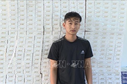 Vận chuyển 16.000 bao thuốc lá điếu ngoại nhập lậu
