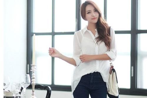 4 cách mix áo sơ mi chẳng bao giờ cũ cho nàng công sở