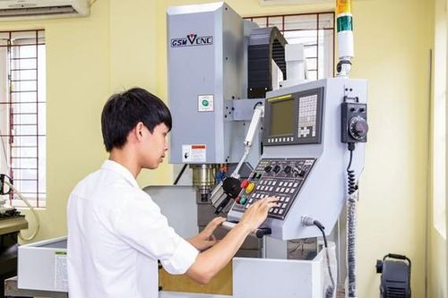 Ngành công nghiệp trọng yếu: Đang dần yếu thế