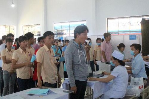 Quan tâm đến sức khỏe người lao động