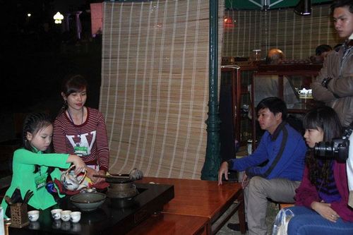 Đồng hành cùng lễ hội