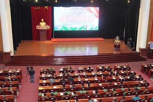 Lễ kỷ niệm 30 năm Ngày hội Quốc phòng toàn dân và 75 năm Ngày thành lập Quân đội nhân dân Việt Nam; gặp mặt cán bộ quân đội nghỉ hưu, nghỉ công tác trên địa bàn tỉnh