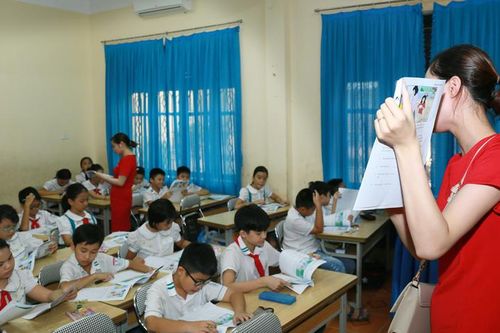 Phiền hà vì liên tục bị gọi điện thoại tư vấn