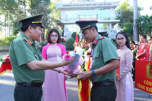 Khai mạc Giải bóng chuyền Đại hội khỏe 'Vì ANTQ' phía Nam