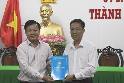 Cần Thơ công bố quyết định bổ nhiệm hai giám đốc Sở