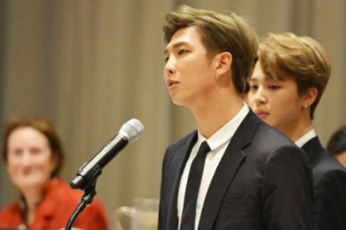 Lý do RM BTS là trưởng nhóm xuất chúng nhất trong nền K-pop