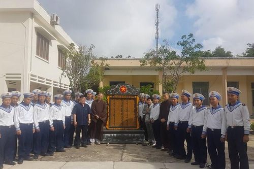 Đặt bia tưởng niệm 64 liệt sĩ Gạc Ma tại đảo Nam Yết, Trường Sa