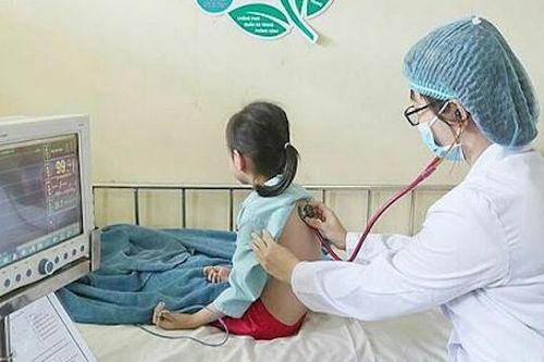 Bé 5 tuổi uống nhầm thuốc diệt chuột vì tưởng kẹo