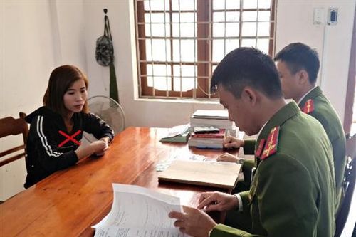 Cấm đi khỏi nơi cư trú người phụ nữ trộm tài sản