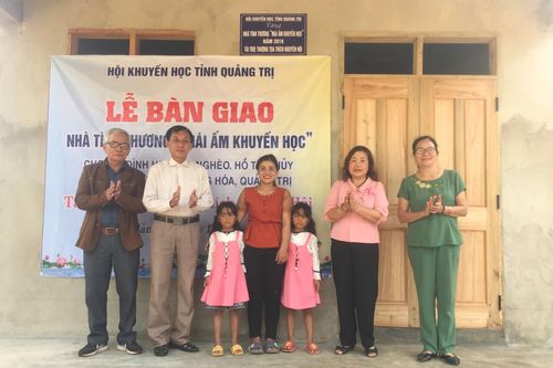 Bàn giao 'Mái ấm khuyến học' cho học sinh nghèo