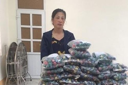 Giấu pháo trong tủ quần áo, giường ngủ để bán trong dịp Tết