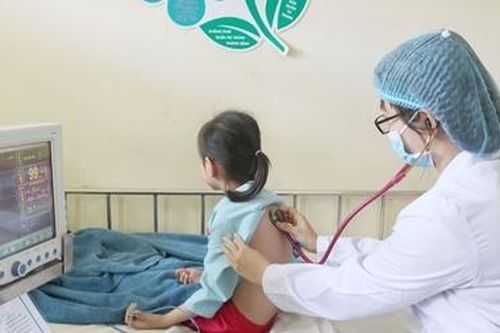 Bé gái 5 tuổi uống nhầm thuốc chuột
