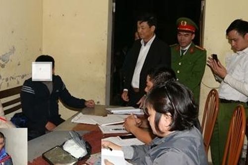 Bắt 2 đối tượng vận chuyển 2 bánh heroin trên Quốc lộ 21