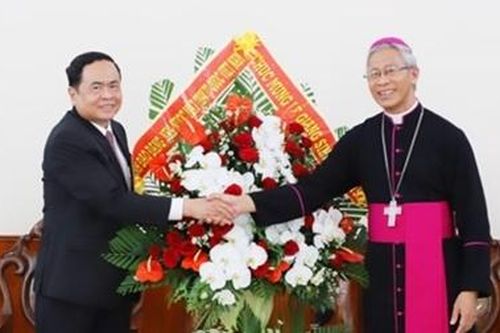 Đồng bào Công giáo luôn đồng hành cùng sự phát triển của dân tộc