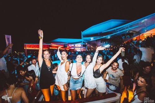 Hòn đảo tiệc tùng ưa thích của các tỷ phú và ngôi sao