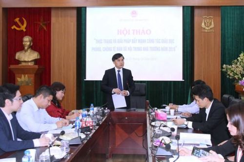 Khi sinh viên làm 'gái gọi'