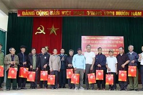 Quân chủng Phòng không - Không quân làm công tác dân vận tại huyện Mỹ Đức