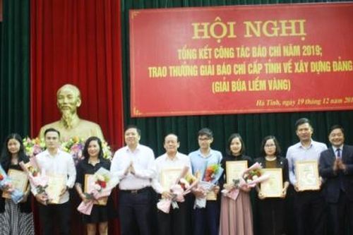 Hà Tĩnh: Trao tặng 26 Giải báo chí Búa liềm vàng cấp tỉnh