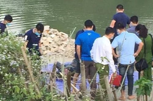 Phát hiện thi thể đang phân hủy bên bờ suối