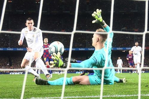 Real hòa vì trọng tài, Zidane khoe bản lĩnh Siêu kinh điển