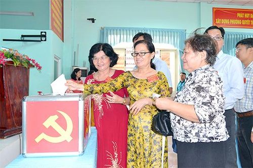 Lựa chọn đội ngũ cán bộ đủ phẩm chất, năng lực và uy tín