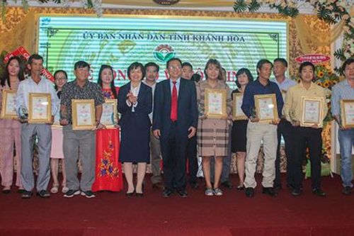 Tôn vinh sản phẩm công nghiệp nông thôn tiêu biểu