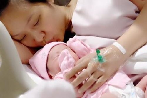 Phụ nữ trình độ đại học có mức sinh thấp nhất
